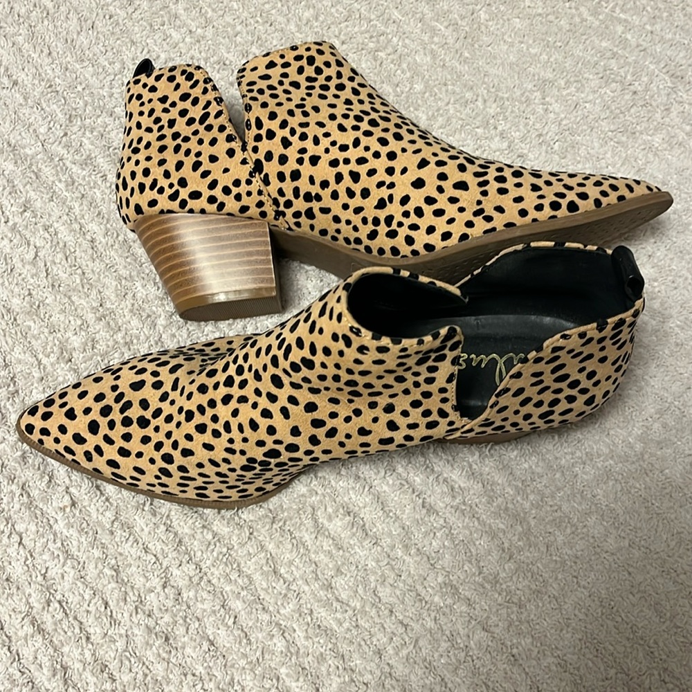Lulus leopard booties